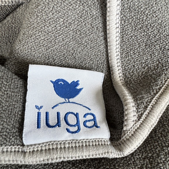 IUGA Yoga Mat Towel 72"x24" Non Slip Microfiber Gray Absorbent for Hot Yoga - Picture 6 of 7